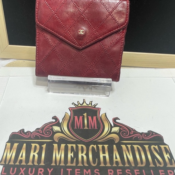 Chanel Quilted Flap card/ coin holder in Red Lambskin leather, intact sticker. - Picture 12 of 14